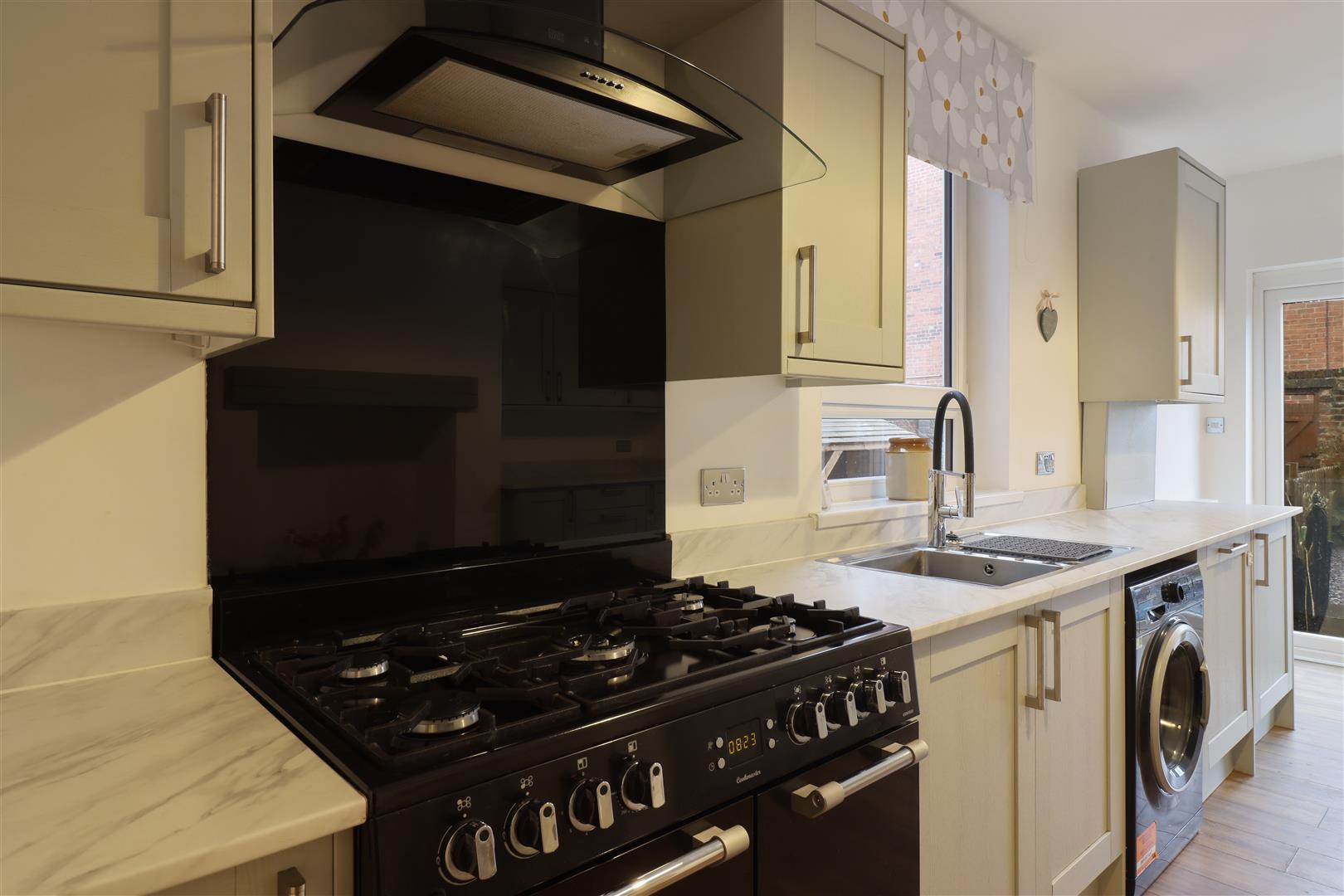 3 bed property in Clarence Road, Chesterfield